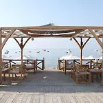 Paralio Aparthotel 3*