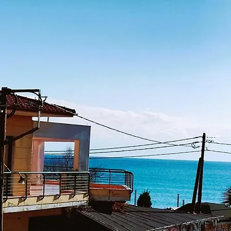 Ξενοδοχείο με διαμερίσματα παράλιο 3*