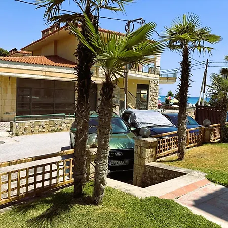 Apart-hotel Paralio 3*