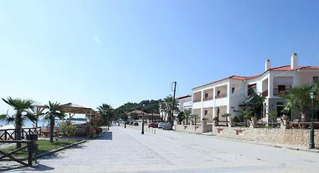 Ξενοδοχείο με διαμερίσματα παράλιο 3*
