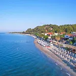 Aparthotel Paralio 3*