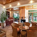 Aparthotel Paralio 3*