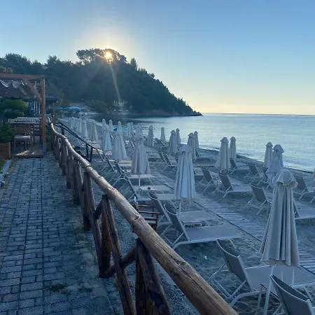 Hotel Paralio
