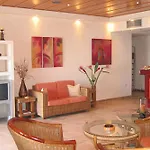Aparthotel Paralio 3*