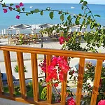 Aparthotel Paralio